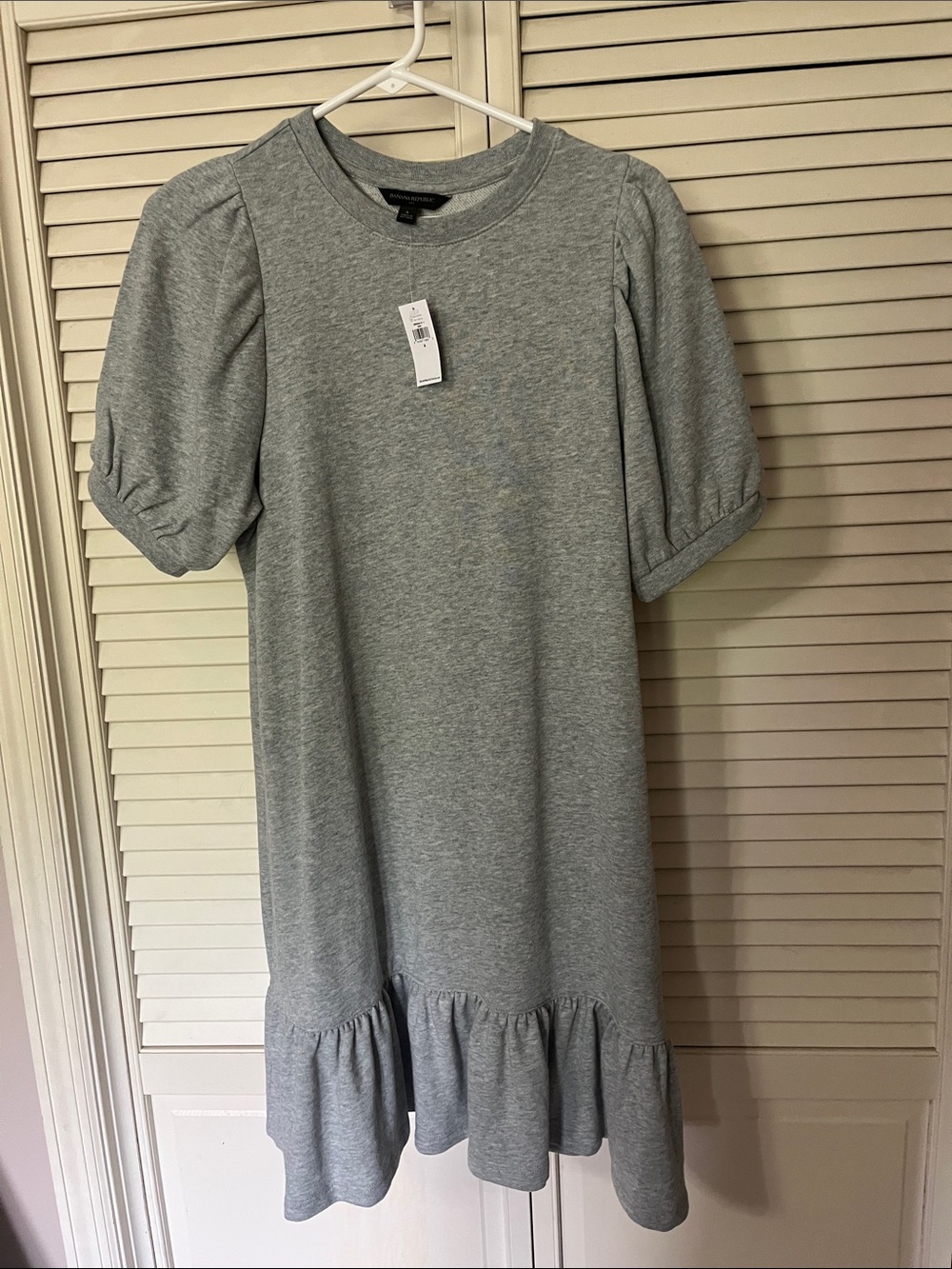 Banana Republic Factory Light Gray Puff Sleeve Shift Dress